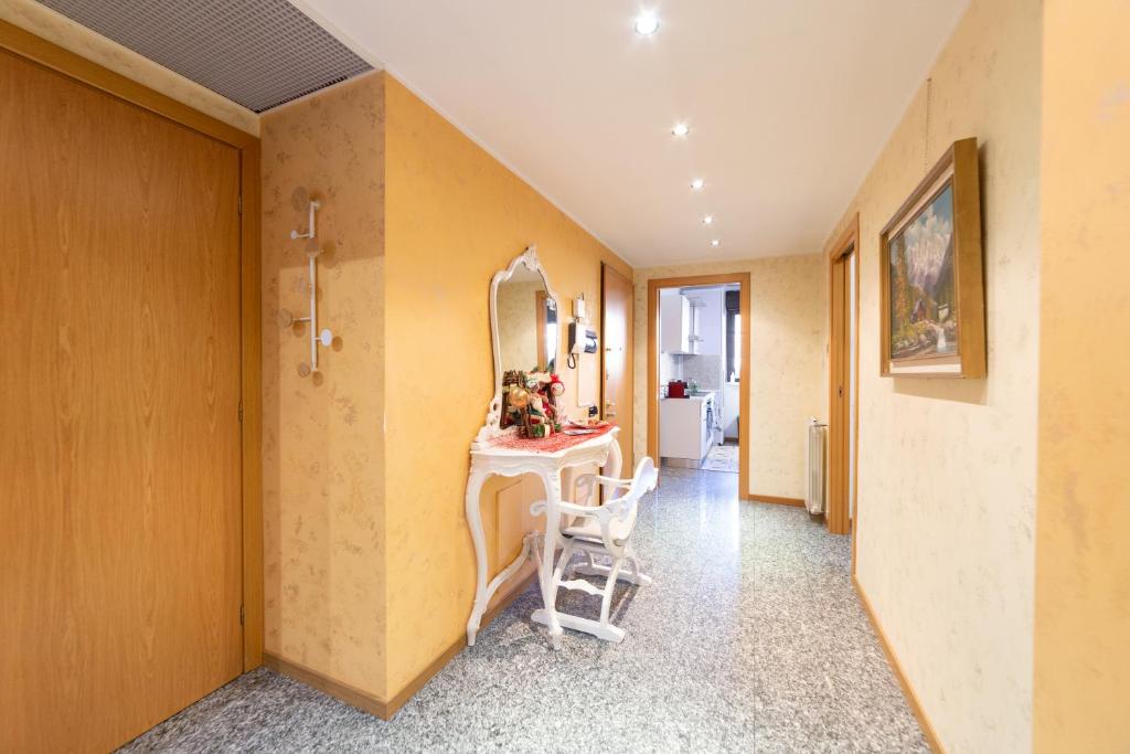 Melannie's Apartment - 1