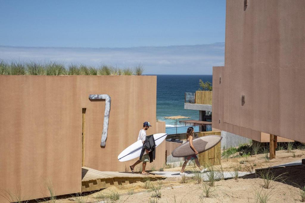 Noah Surf House Portugal - 11