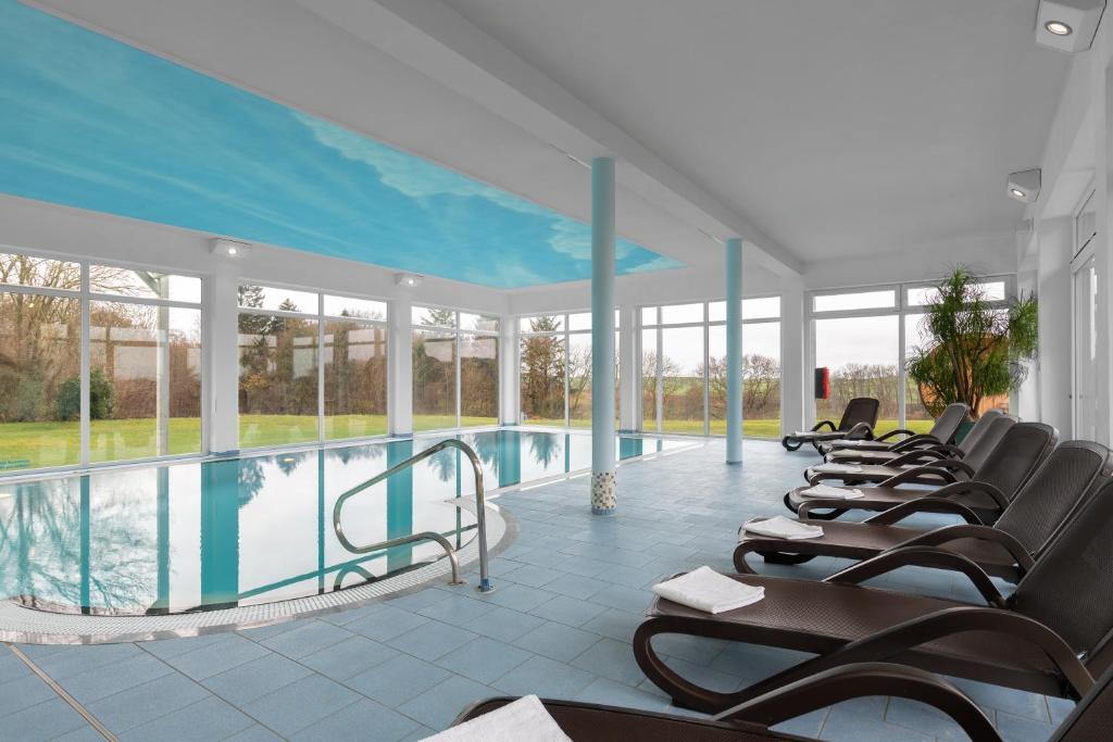 Bazén v ubytování Hotel Klaus Störtebeker nebo v jeho okolí