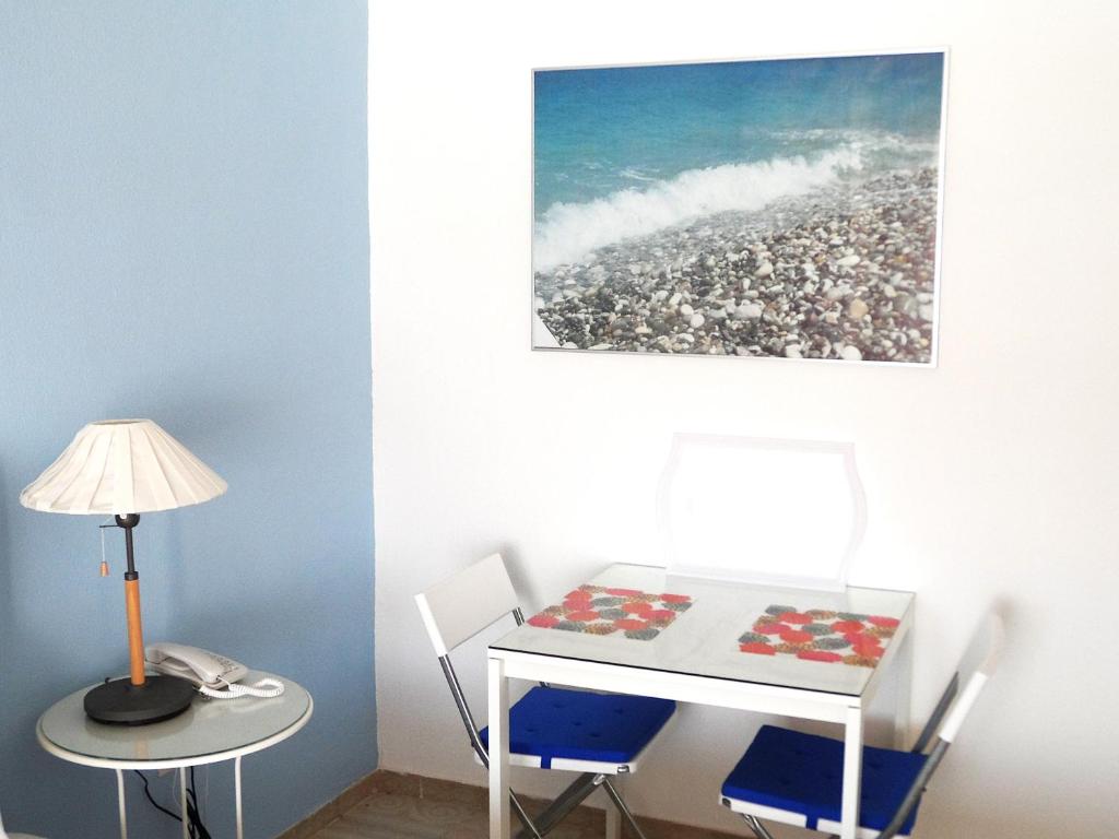 Seafront Studios and Apartments - 3