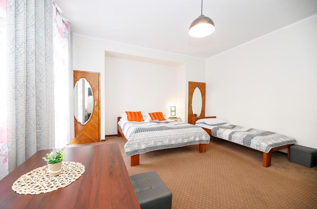 Willa Aksamit - Family Room With Private Bathroom