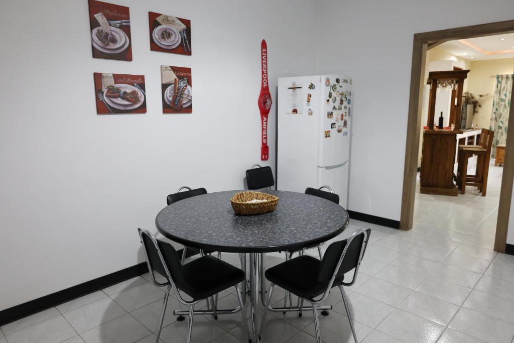 Fotografie z fotogalerie ubytování Very bright well kept apartment v destinaci Marsaskala