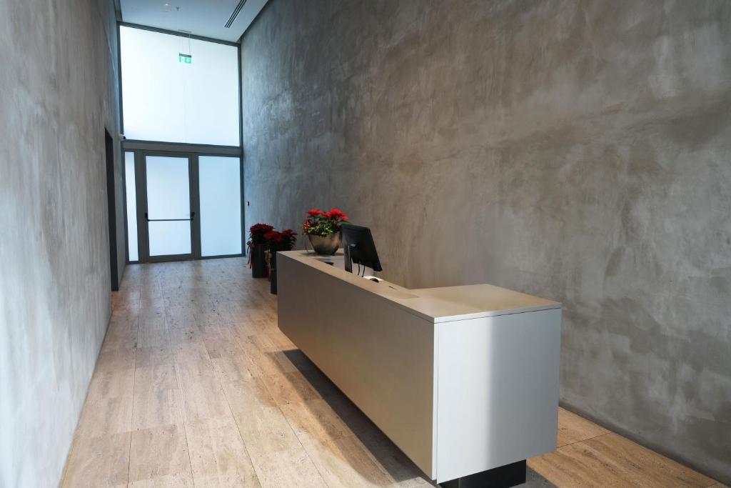 Fotografie z fotogalerie ubytování WealthyStays 2BR Flat, Gym, 11th Floor, Nicosia City Center v destinaci Nikósie