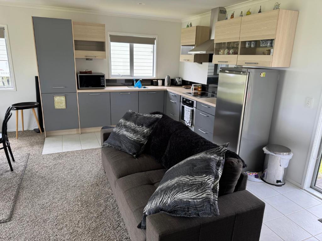 On the Beach - Resim 14