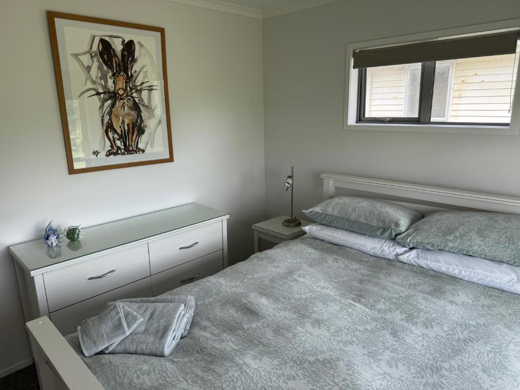 On the Beach - Resim 6