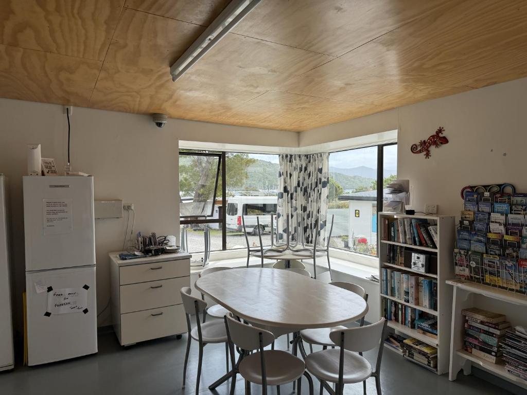 Picton's Waikawa Bay Holiday Park - Resim 4