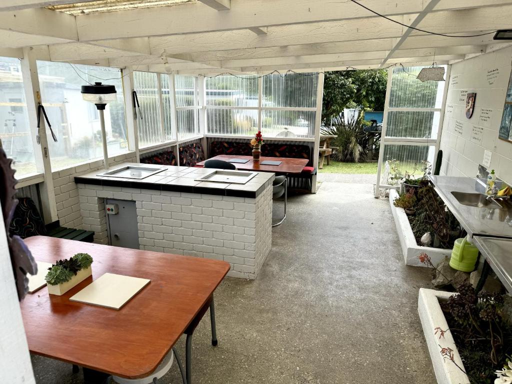 
Kitchenette Cabin with External shared Bathroom
