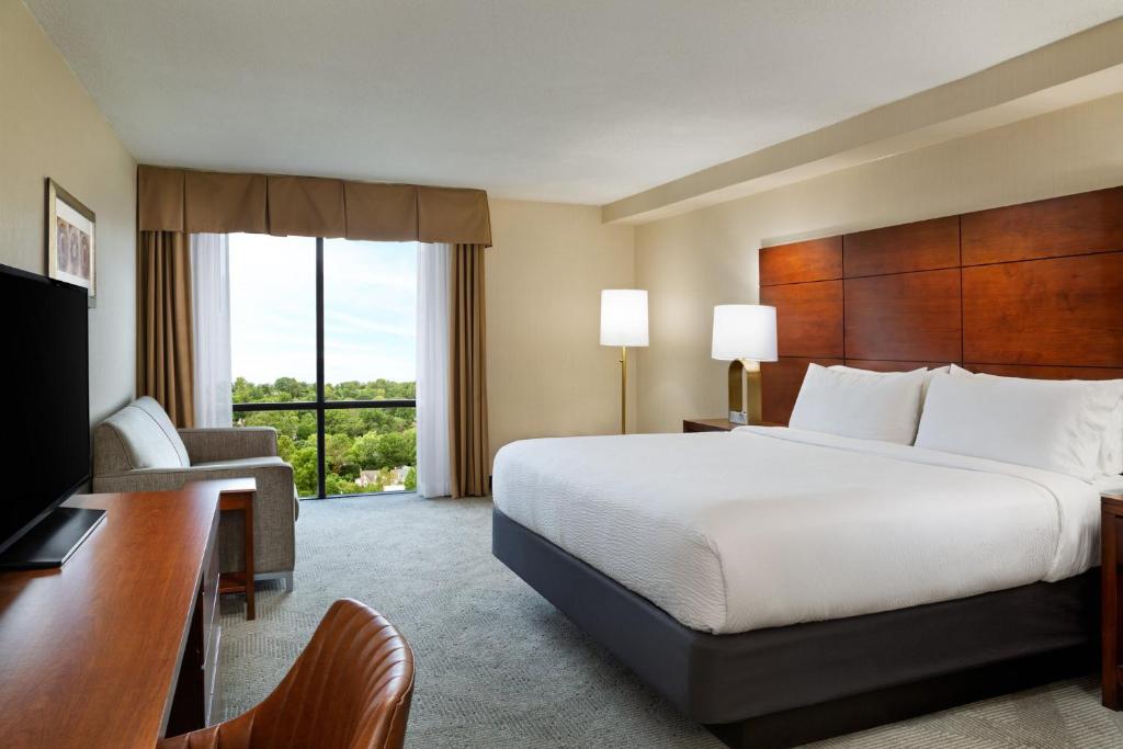 Holiday Inn National Airport/Crystal City, an IHG Hotel - 