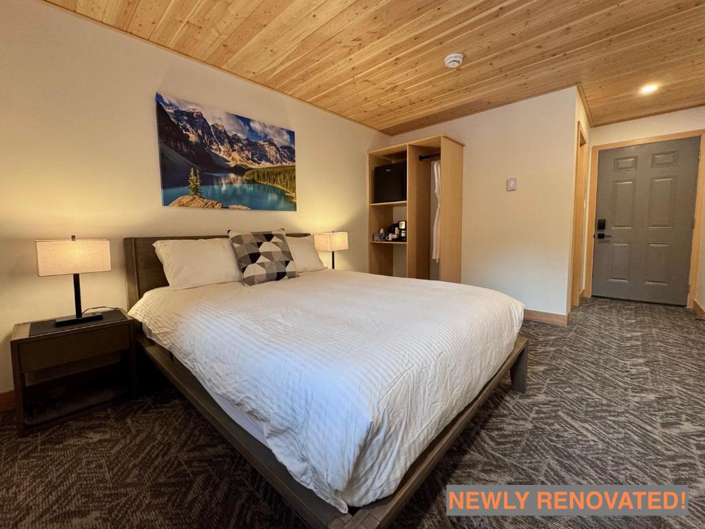 Postel nebo postele na pokoji v ubytování Elkhorn Lodge Vacation Rentals