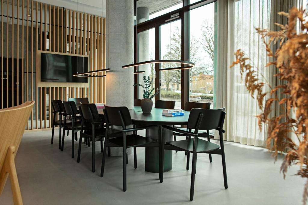 TV a/nebo společenská místnost v ubytování Four Points Flex by Sheraton Hillerød