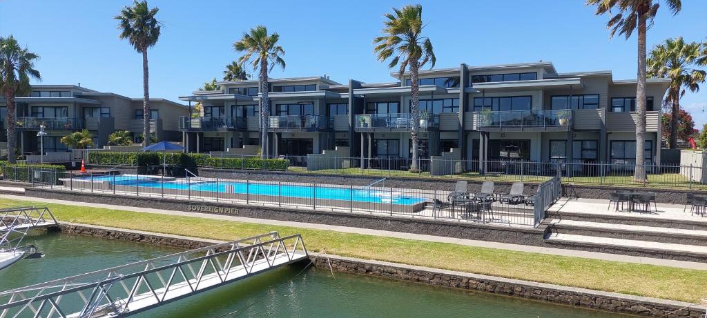 Waterways Renaissance \ - Resim 3