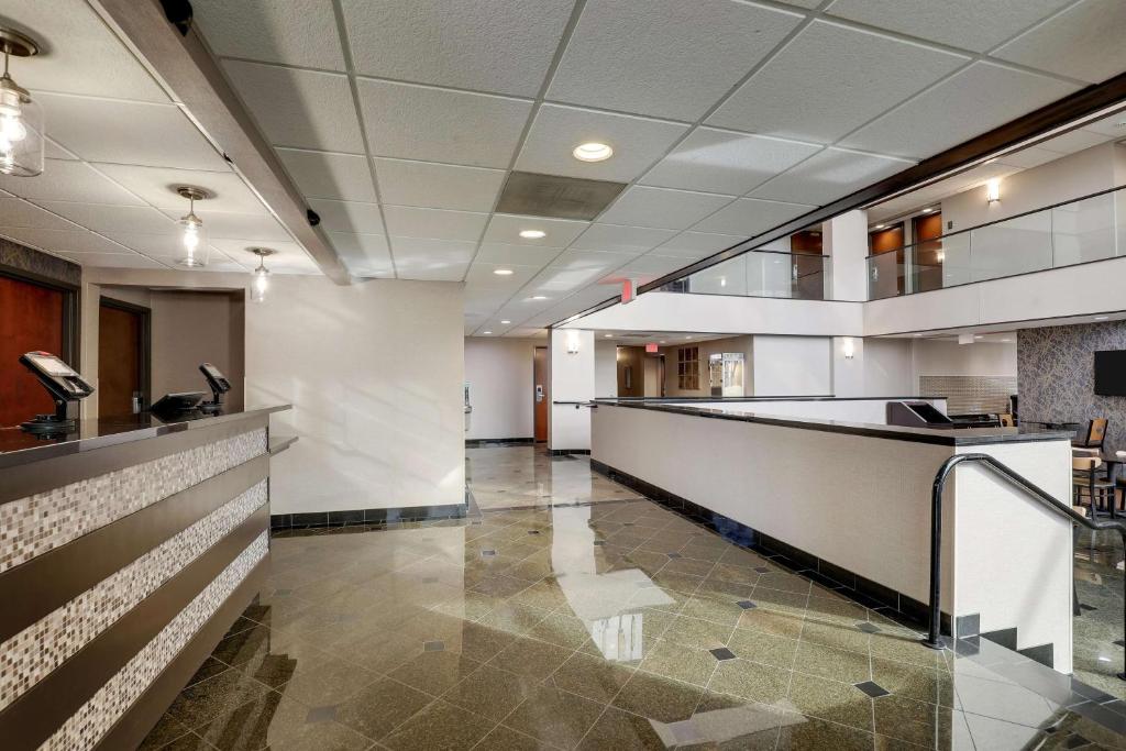 Drury Inn & Suites Springfield photo