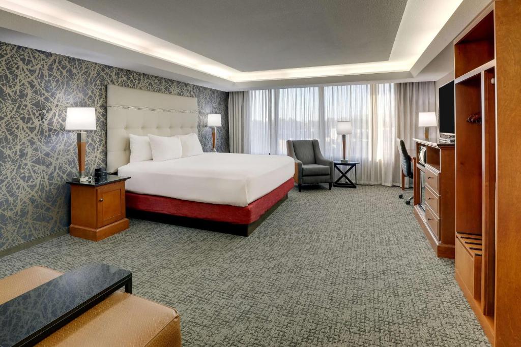 Drury Inn & Suites Springfield photo