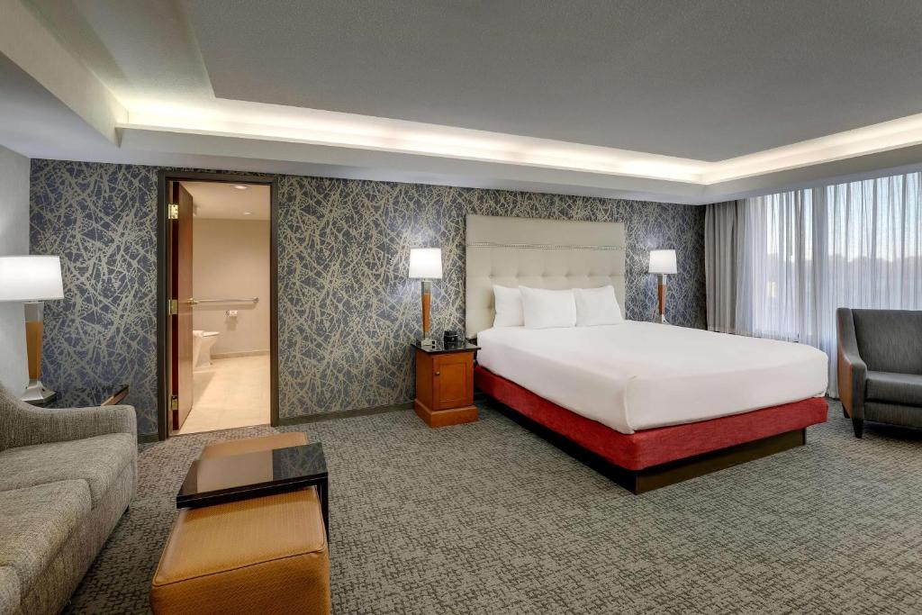 Drury Inn & Suites Springfield - Amplia Habitación King