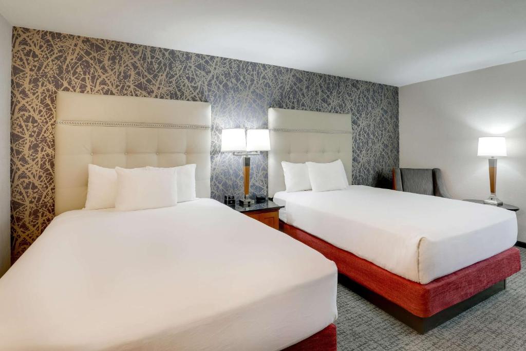 Drury Inn & Suites Springfield - Habitación Deluxe Con Dos Camas Queen