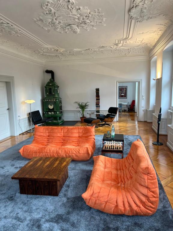 Χώρος καθιστικού στο Luxuriöse Design Wohnung im Barockschloss 110 m2