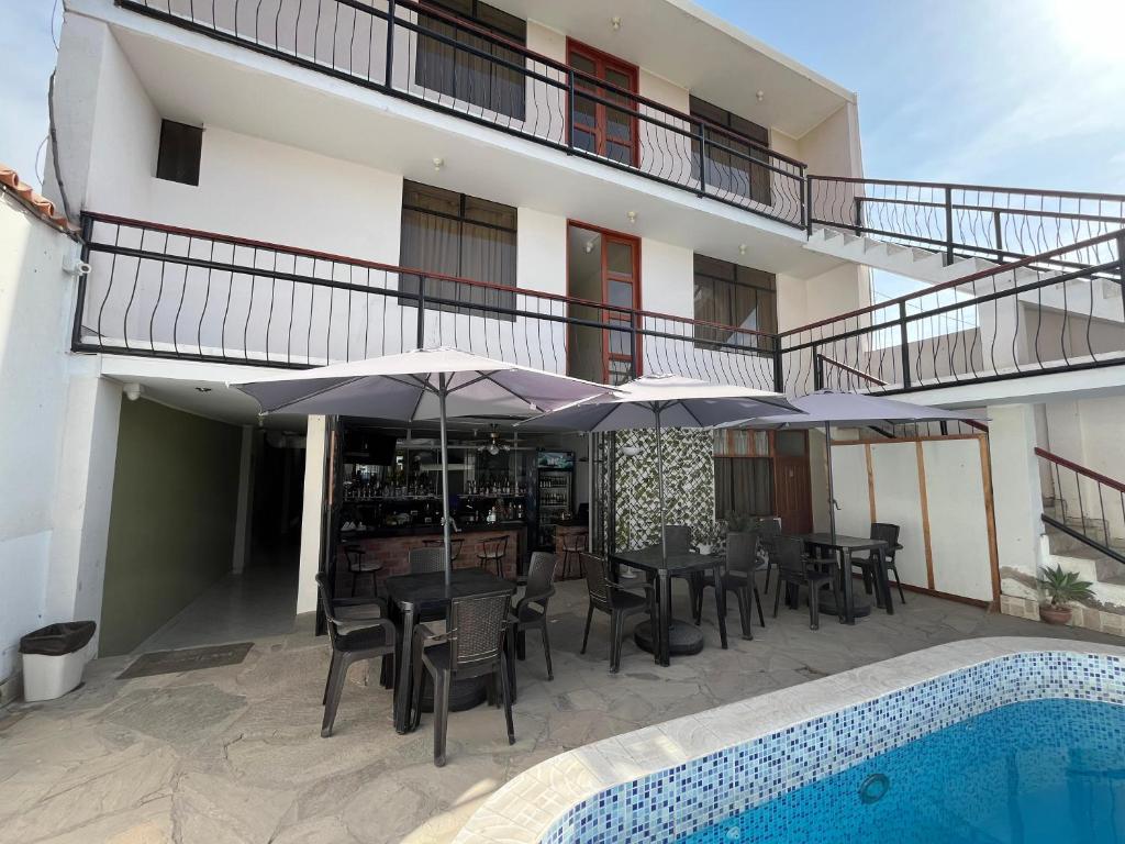 Bazén v ubytování HOTEL AREQUIPA nebo v jeho okolí