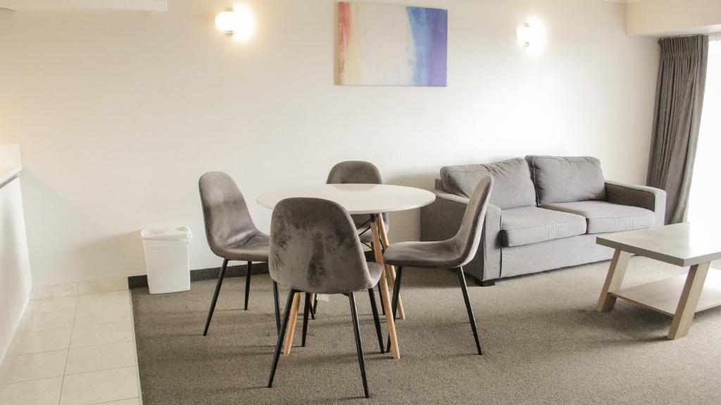 
Two-Bedroom Apartment with Marina View
