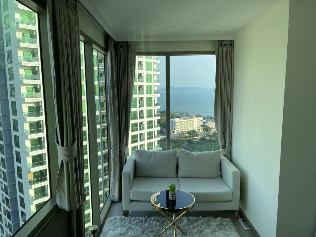 Photo inspiration: Visual Reference: Luxury Condo 26Fl Gym Pools Nr Beach Market Jomtien Beach