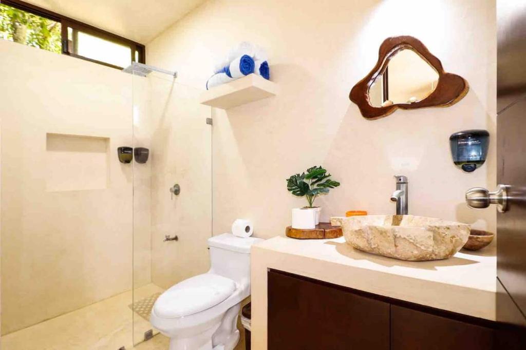 Koupelna v ubytování Loft Cabins In Cenotes Natural Park Tulum