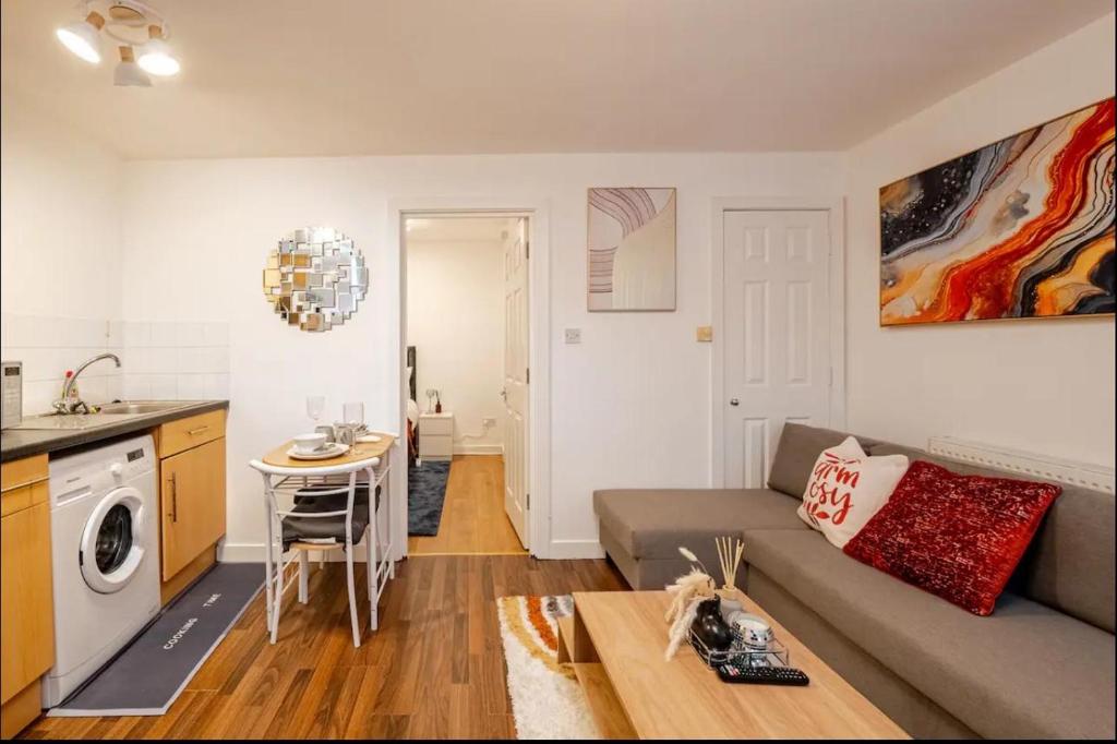 Η κουζίνα ή μικρή κουζίνα στο Southampton Cozy 1bedroom