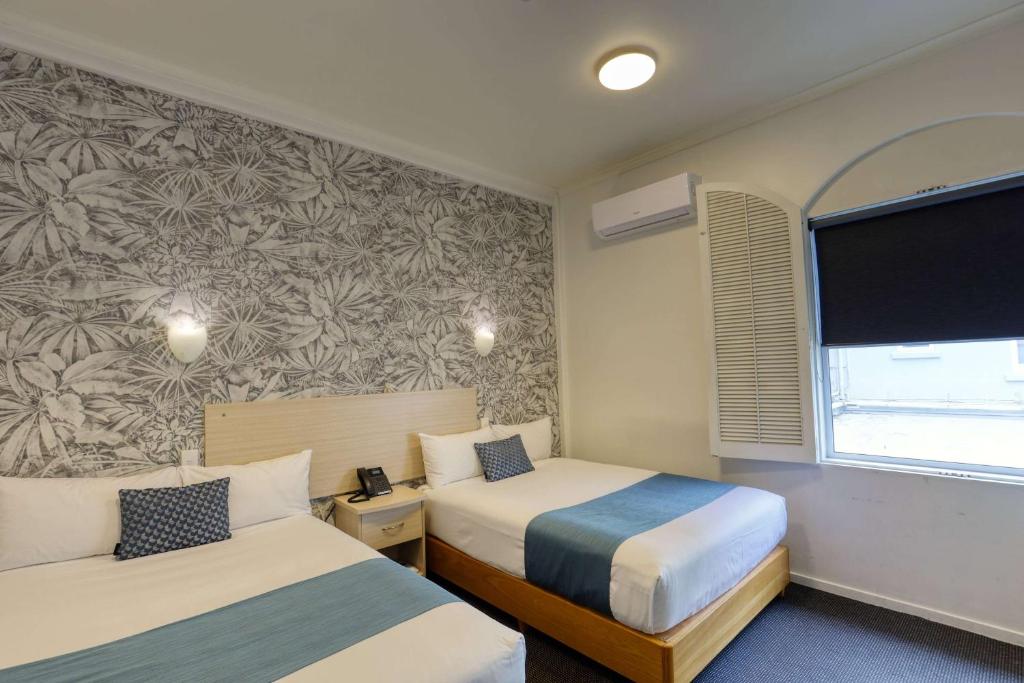 
2 Double Beds, Economy Room, Non-Smoking
