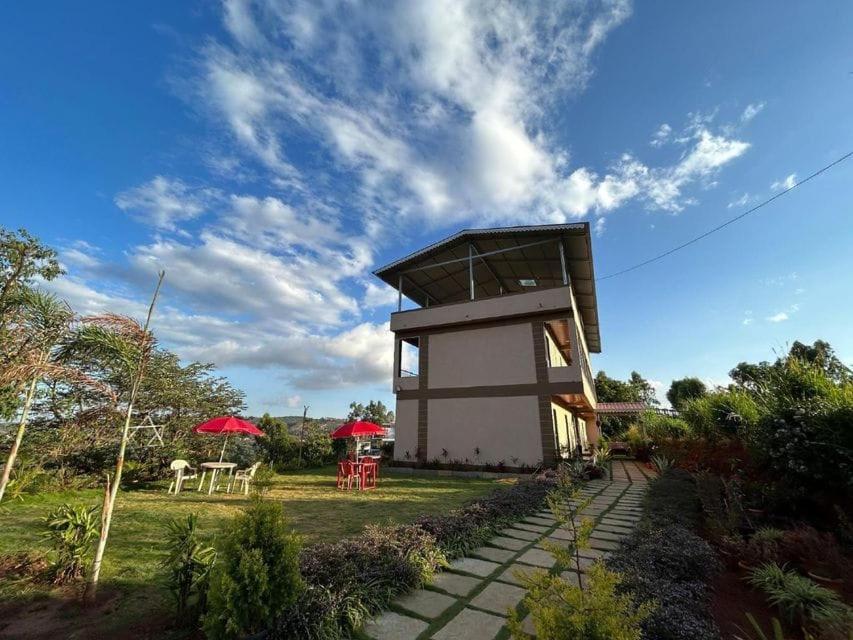 Zahrada ubytování Divine Resort- Bhilar