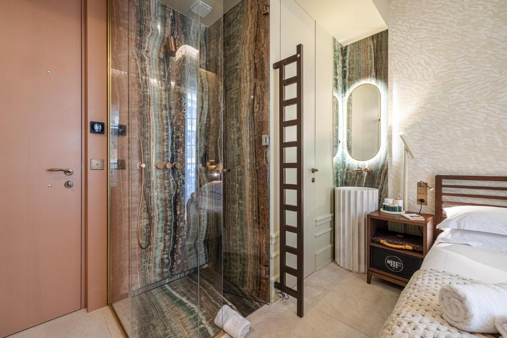 Naomi Nice - Resim 42