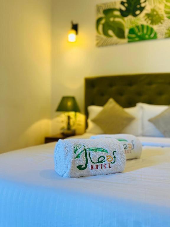 Postel nebo postele na pokoji v ubytování Blue Bird Hotels