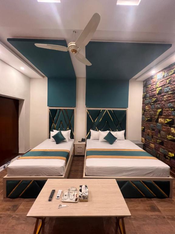 Gulberg Inn Hotel Lahore - 豪华双床间