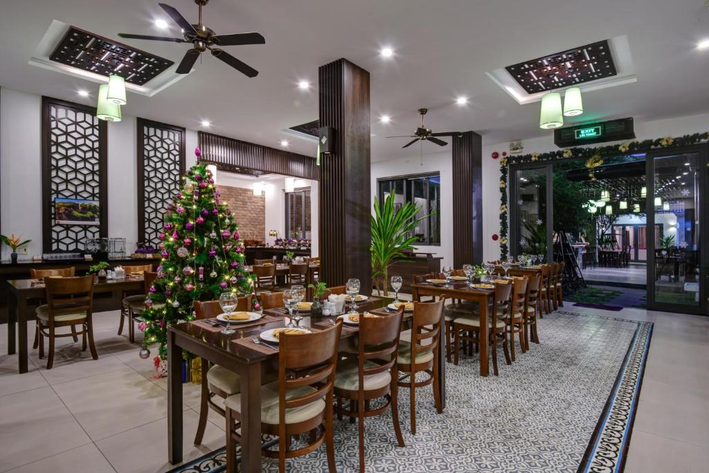 Restaurace v ubytování White Lotus Hotel Hoian