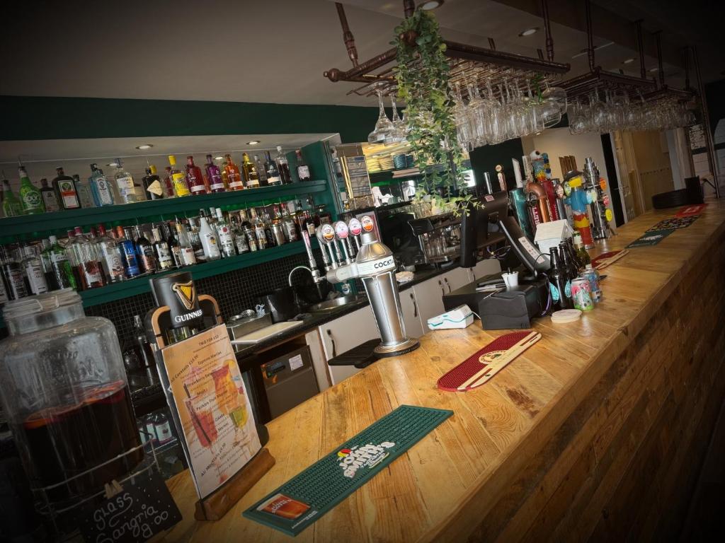 Ivy By The Sea - Resim 4