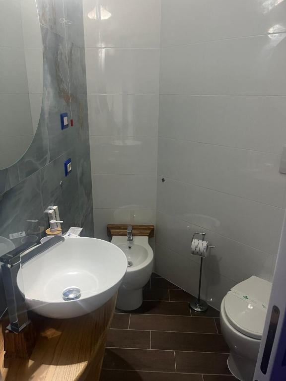 Phòng tắm tại B&B Santorini