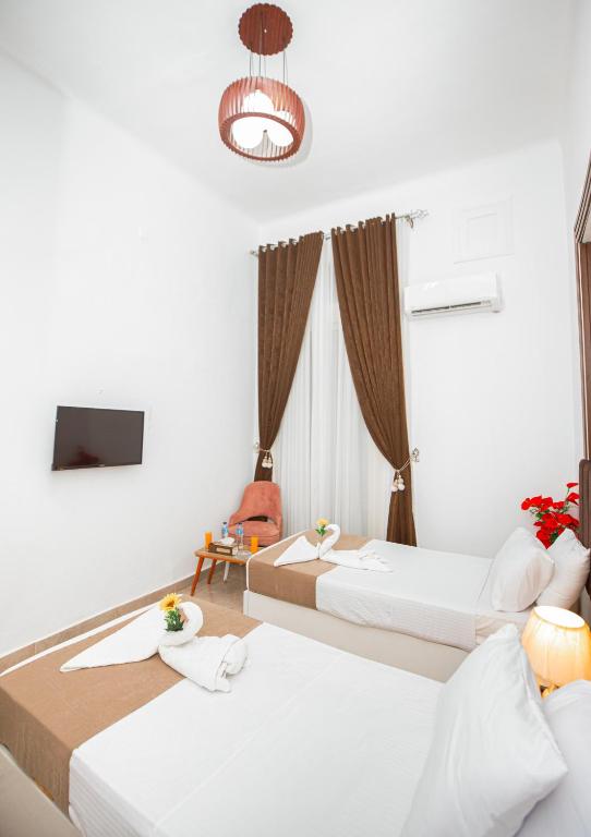 Downtown Antique Hotel - 8