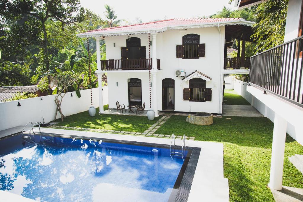Bazén v ubytování Villa Frangipani nebo v jeho okolí