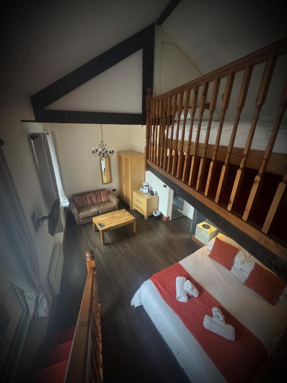 Ivy By The Sea - Resim 2