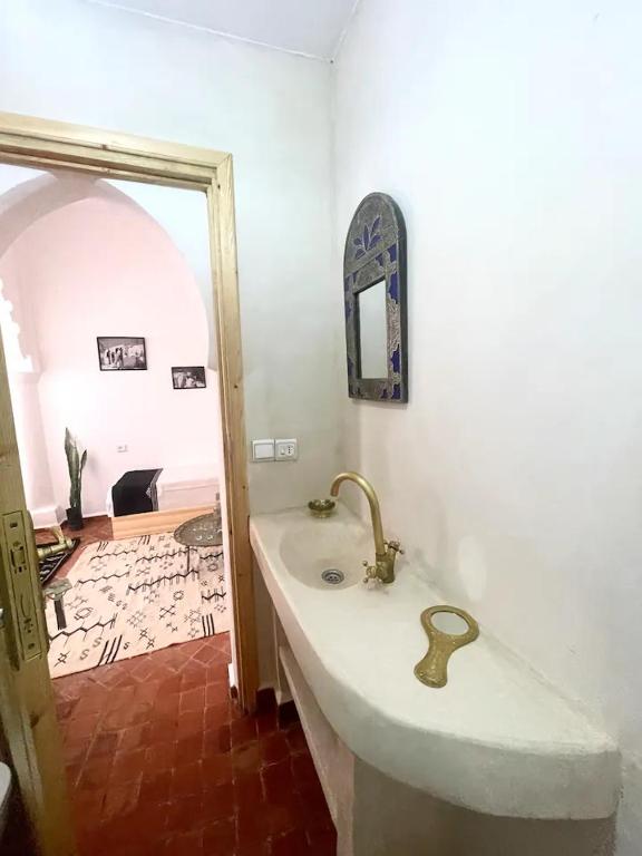 Un baño de Dar YAMINA SUIKA