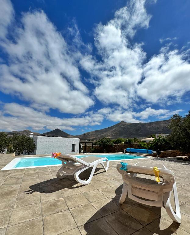 Casa Marisa with Heated Pool & Garden, Tindaya (updated prices 2025)