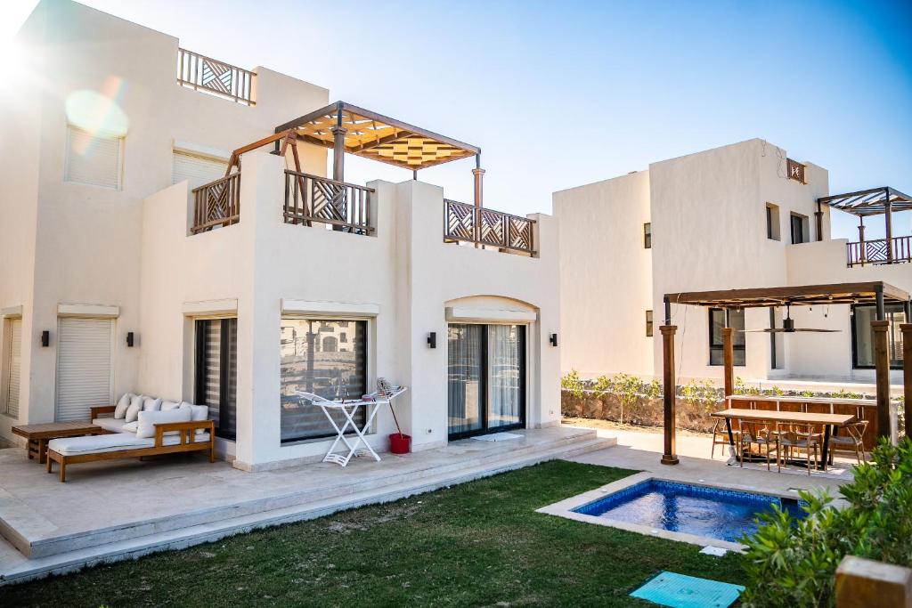 4 Bedrooms, Luxury Villa Makadi Heights, Hurghada (updated prices 2026)