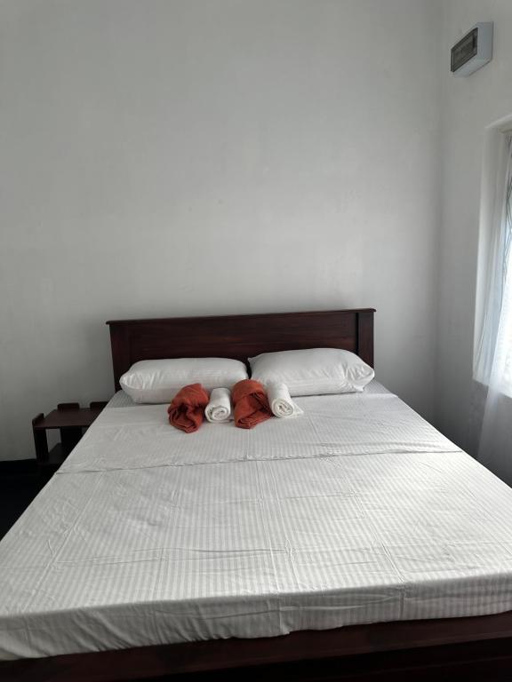 Postel nebo postele na pokoji v ubytování Negombo - Entire House - Sleeps 7 - Close to the Airport
