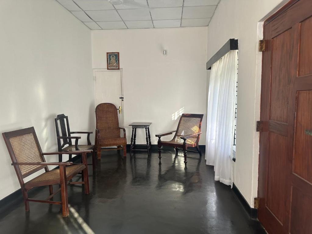 Posezení v ubytování Negombo - Entire House - Sleeps 7 - Close to the Airport