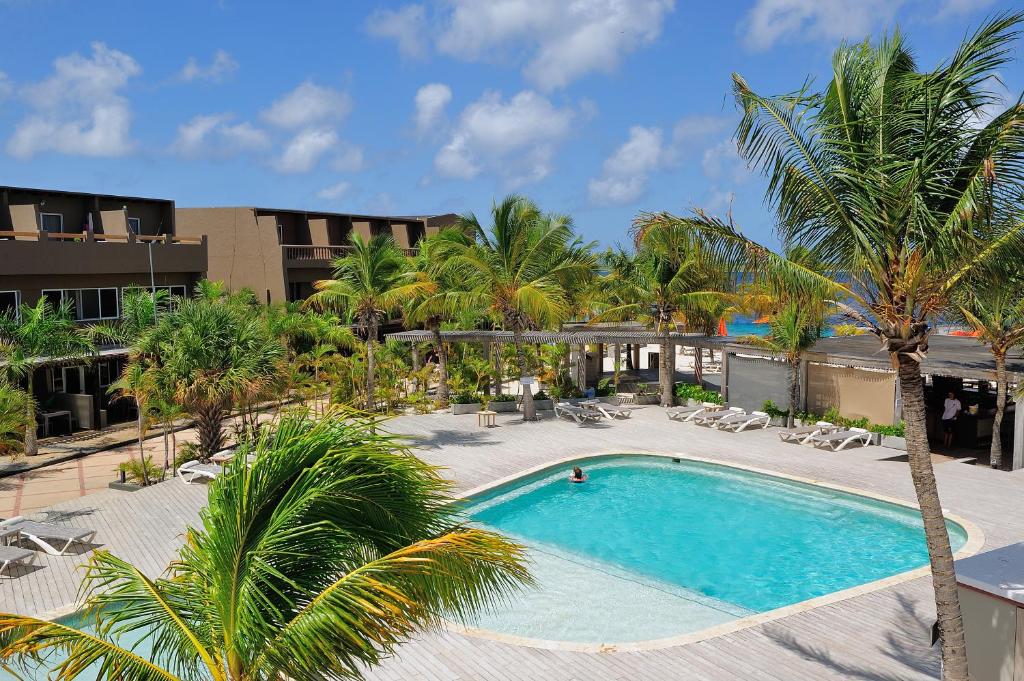 Bazén v ubytování Eden Beach Resort - Bonaire nebo v jeho okolí