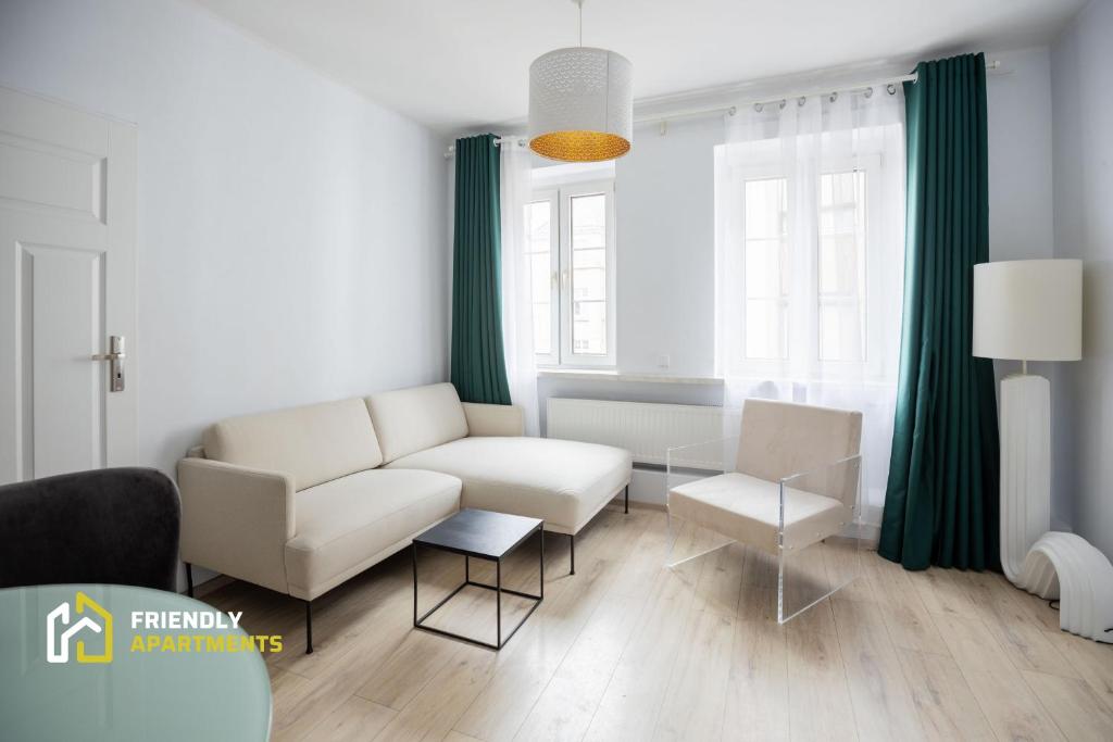 KRAMARSKA Residence - Old Market Square by Friendly Apartments - Three-Bedroom Deluxe Apartment