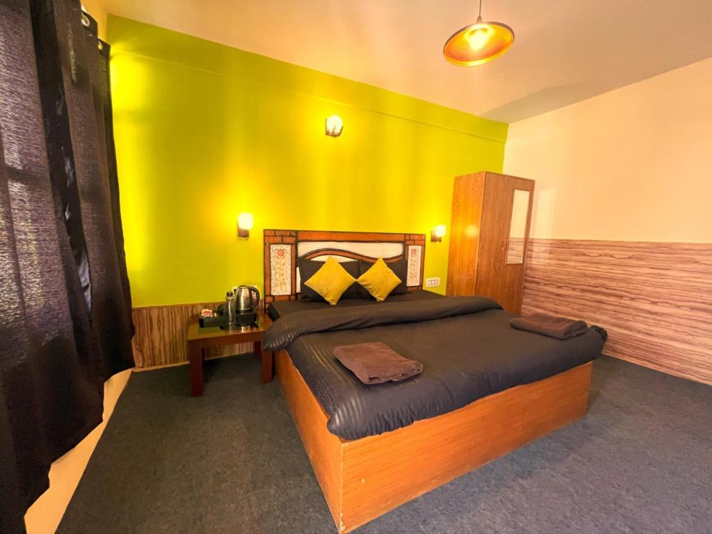Postel nebo postele na pokoji v ubytování Trippy Turtle Hostel