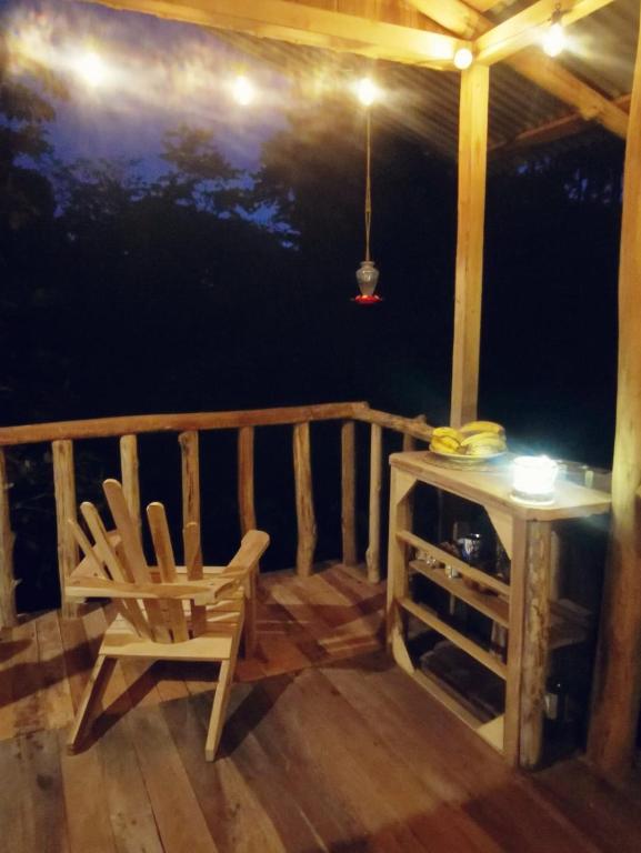 Balkón nebo terasa v ubytování Papaya Lodge
