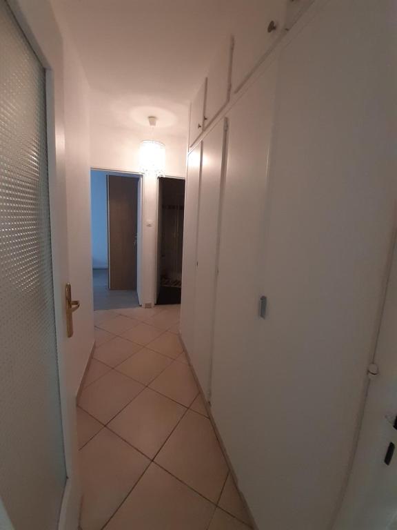 Spacieux et lumineux T5 avec 4 chambres, au centre-ville de Mulhouse, grand balcon, grand écran plat – photo 14