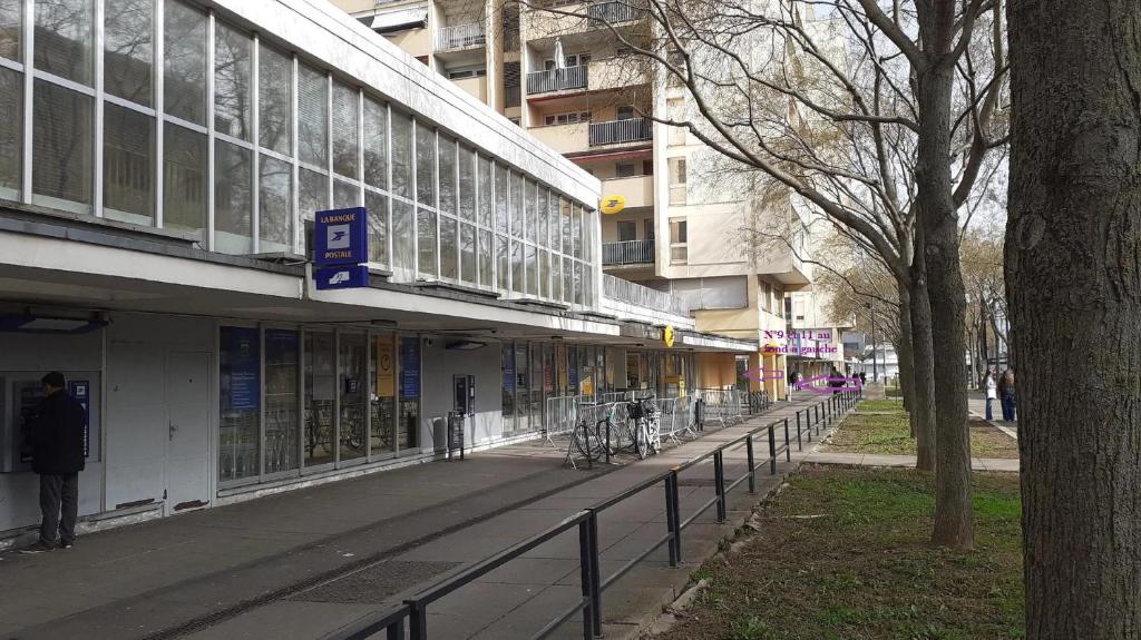 Spacieux et lumineux T5 avec 4 chambres, au centre-ville de Mulhouse, grand balcon, grand écran plat – photo 19
