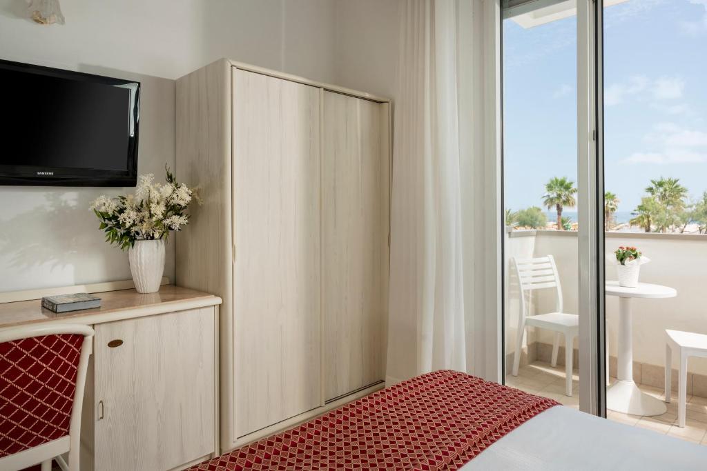 
Double Room with Side Sea View

