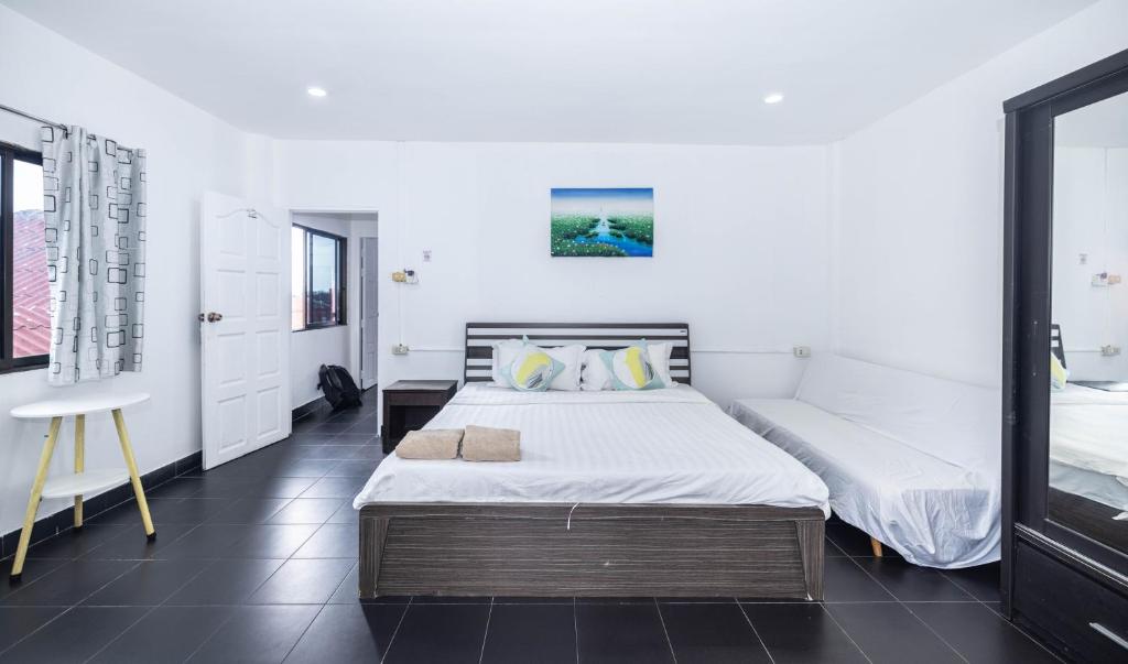 لابی و فضای عمومی Belle Cose Guest House Phuket - تصویر ۵
