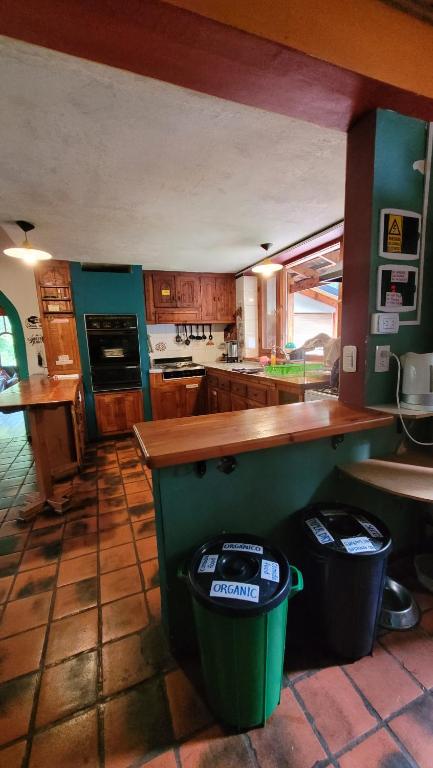Kuchyň nebo kuchyňský kout v ubytování Hostel Meridiano 71